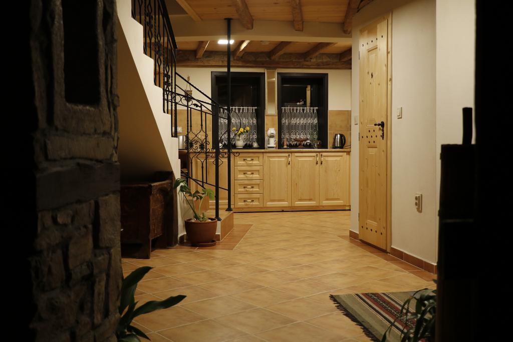 Guest House Epochs Since 1871 Lyaskovets Esterno foto