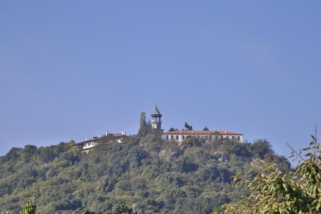 Guest House Epochs Since 1871 Lyaskovets Esterno foto
