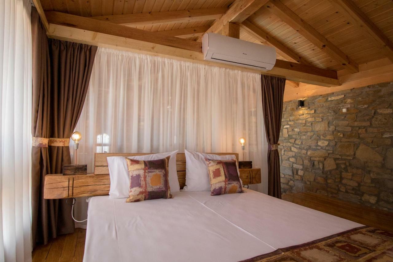 Guest House Epochs Since 1871 Lyaskovets Esterno foto