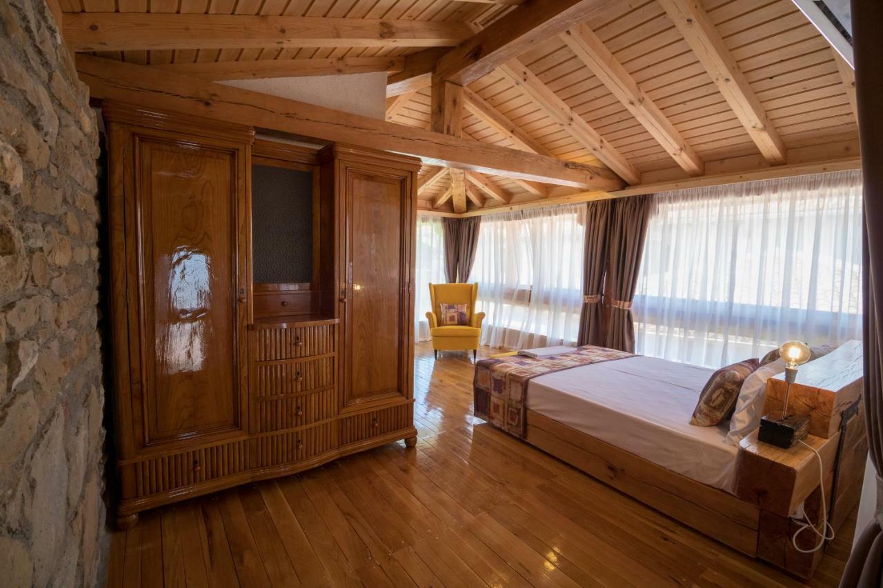 Guest House Epochs Since 1871 Lyaskovets Esterno foto